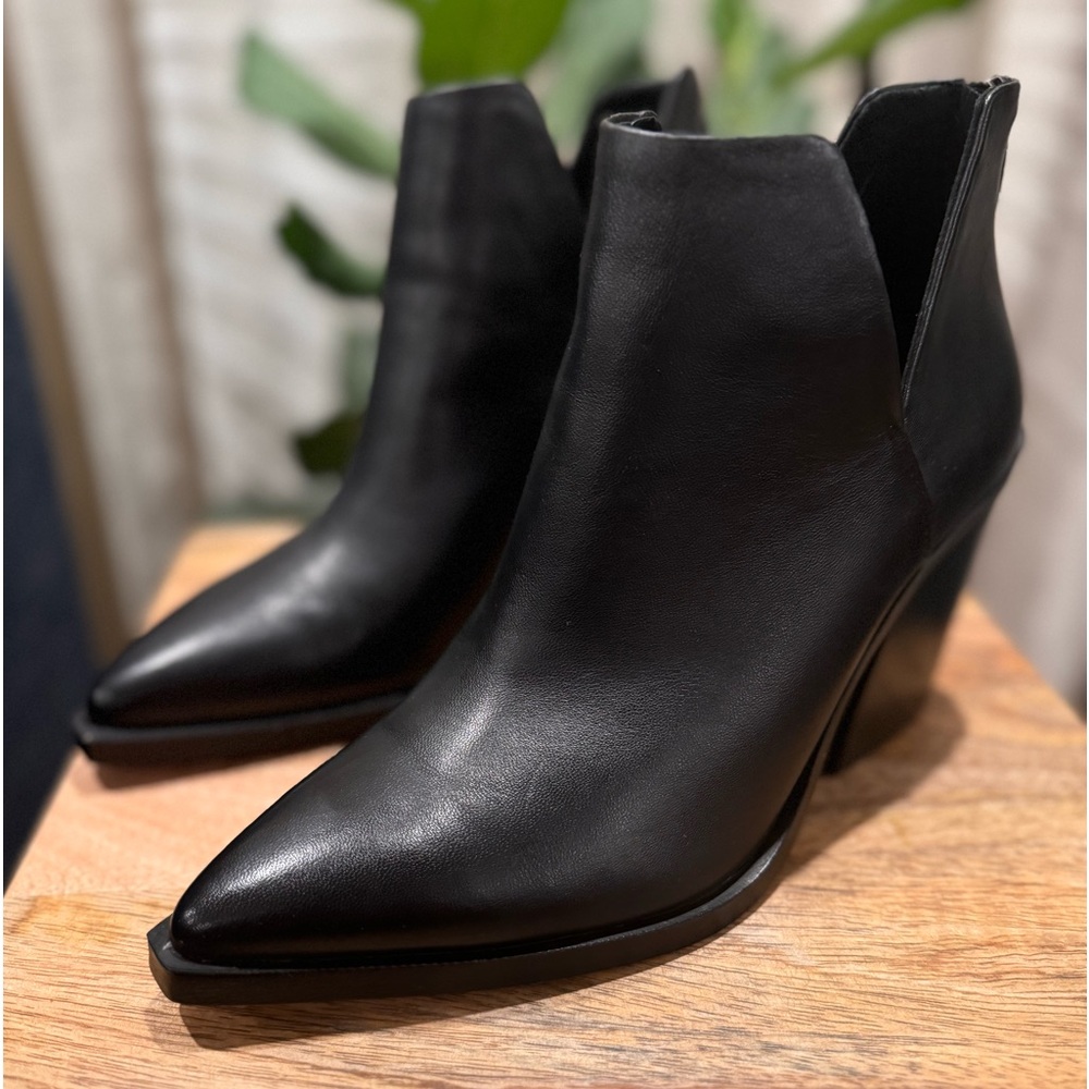 Vince Camuto Black Leather Bootie. NEW!